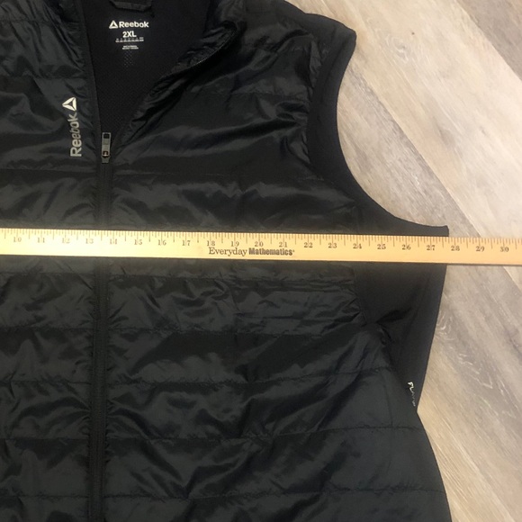 Lightweight Reebok Vest - Picture 5 of 9